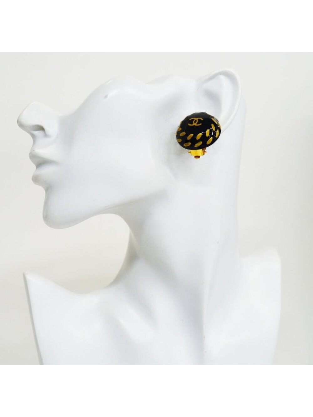 Chanel Earrings Vintage CC Logo Gold Plated Black - Picture 5 of 7